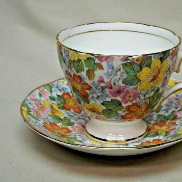 Salisbury Fine Bone China England Floral Footed Tea Cup and Saucer Pat. #1956A - Picture 2 of 14